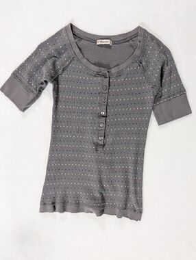 ❤️ Forever 21 Star Pattern Gray Fitted Henley Knit Top Size XS/S
